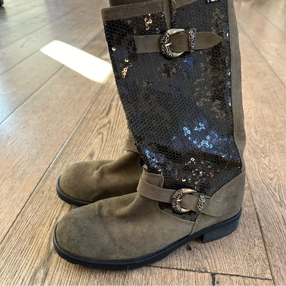 RAS gray suede silver metallic sequin pull on buckle moto boot womens 39 / 8.5